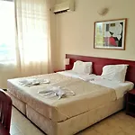 酒店 Yalta Complex 3*