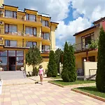 Yalta Complex 3*
