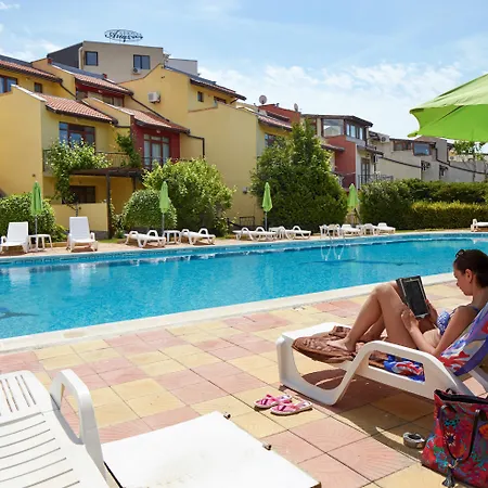 ホテル Yalta Complex