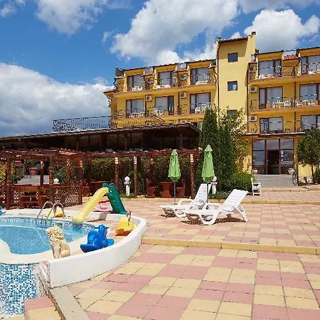 ホテル Yalta Complex 3*